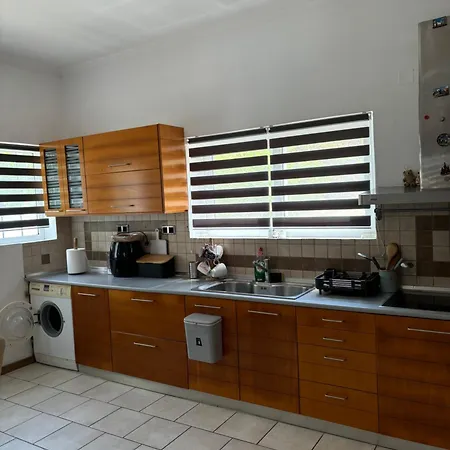 Lazaros Lodge Ágios Matthaíos