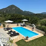 Lazaros Lodge *